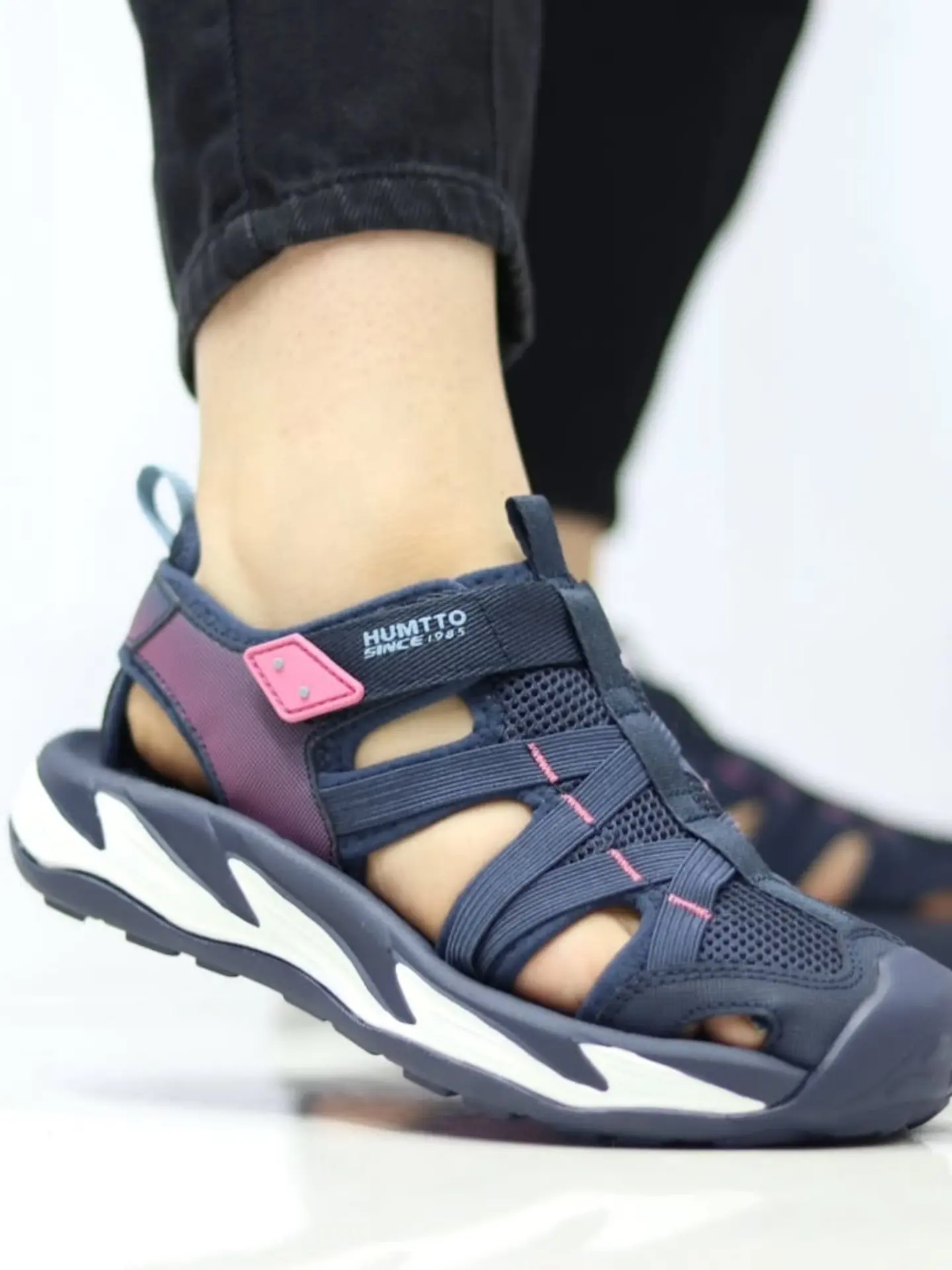 Men’s Outdoor Sports Sandals – Breathable Comfort with Rugged Performance