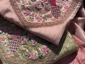 Noor-e-Nazaakat – Crushed Tissue Handwork Kurta Set