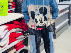 🔥 Urban Cartoon Graphic Hoodie – Streetwear Statement with Bold Attitude 🔥