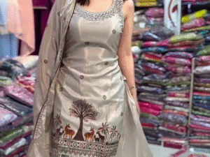 ✨ Subtle Glam: Where Tradition Meets Graceful Elegance ✨