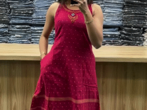 Sleeveless Pink Printed Kurti with Striped Palazzo Pants – Chic Comfort for Everyday Style ✨