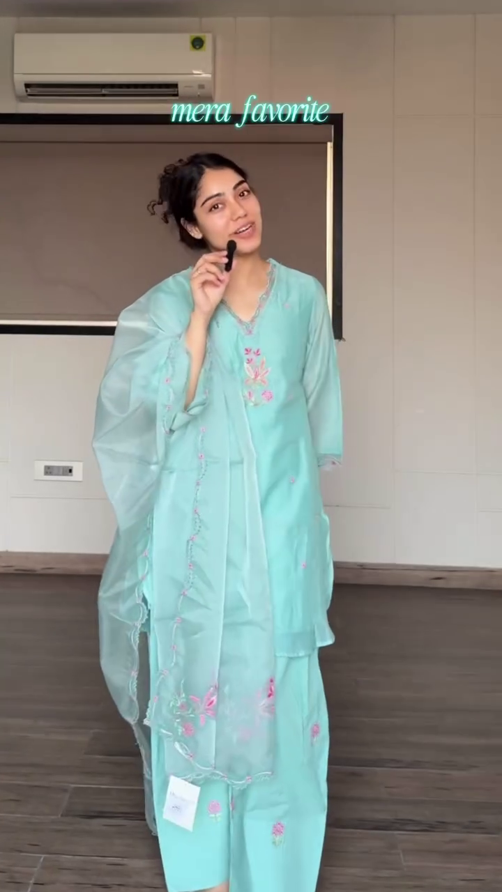 915 (6)